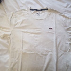 Men's Hollister tee